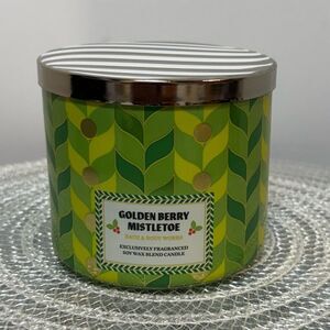 BBW Golden Berry Mistletoe 3 Wick Scented Candle NWT